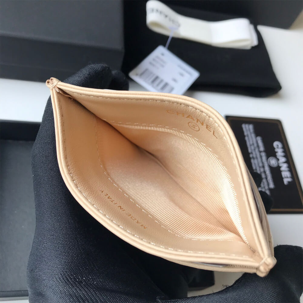 Ch*el 19 card holder