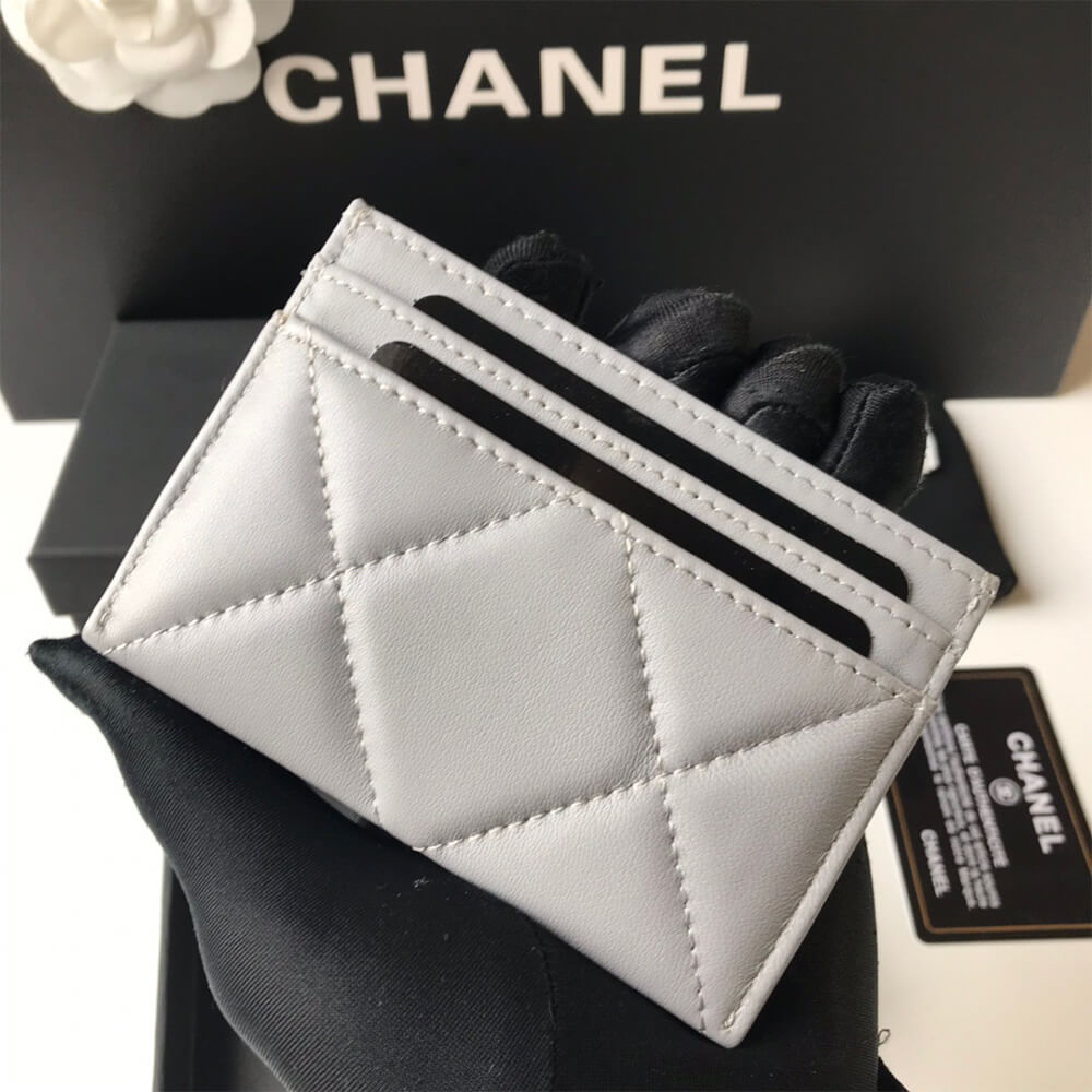 Ch*el 19 card holder
