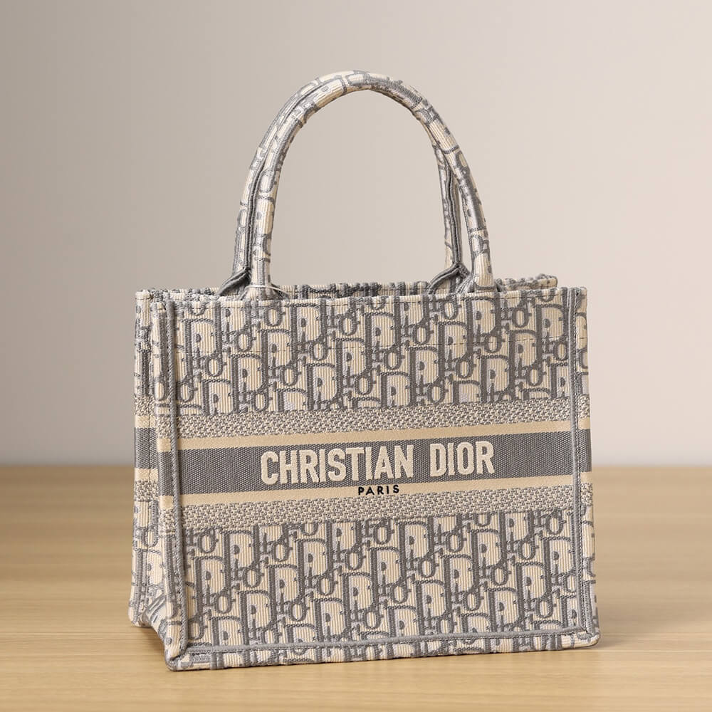small D*or book tote