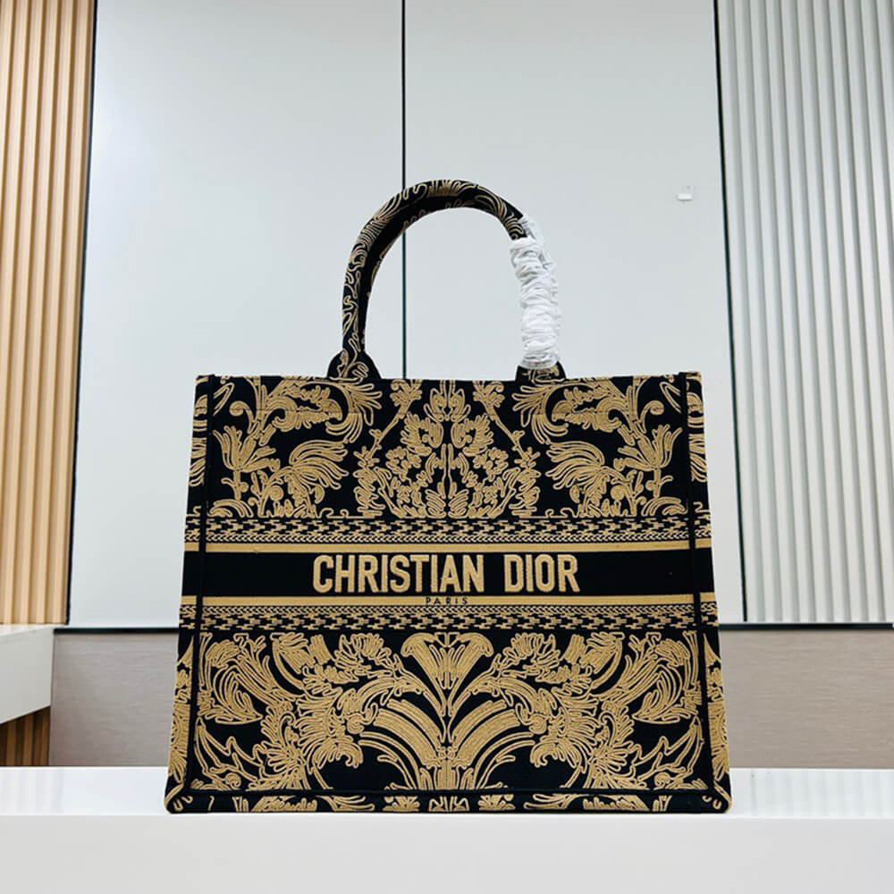 large D*or book tote