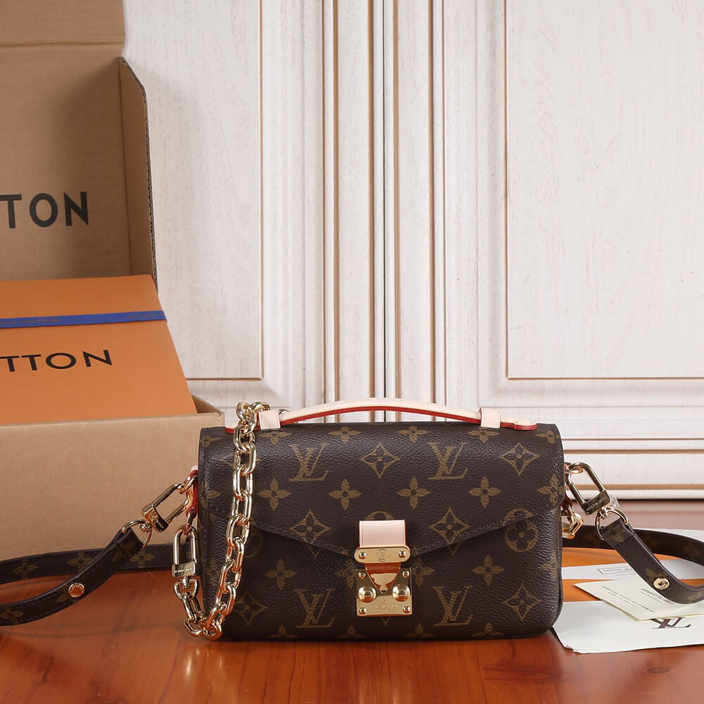 LV POCHETTE METIS EAST WEST