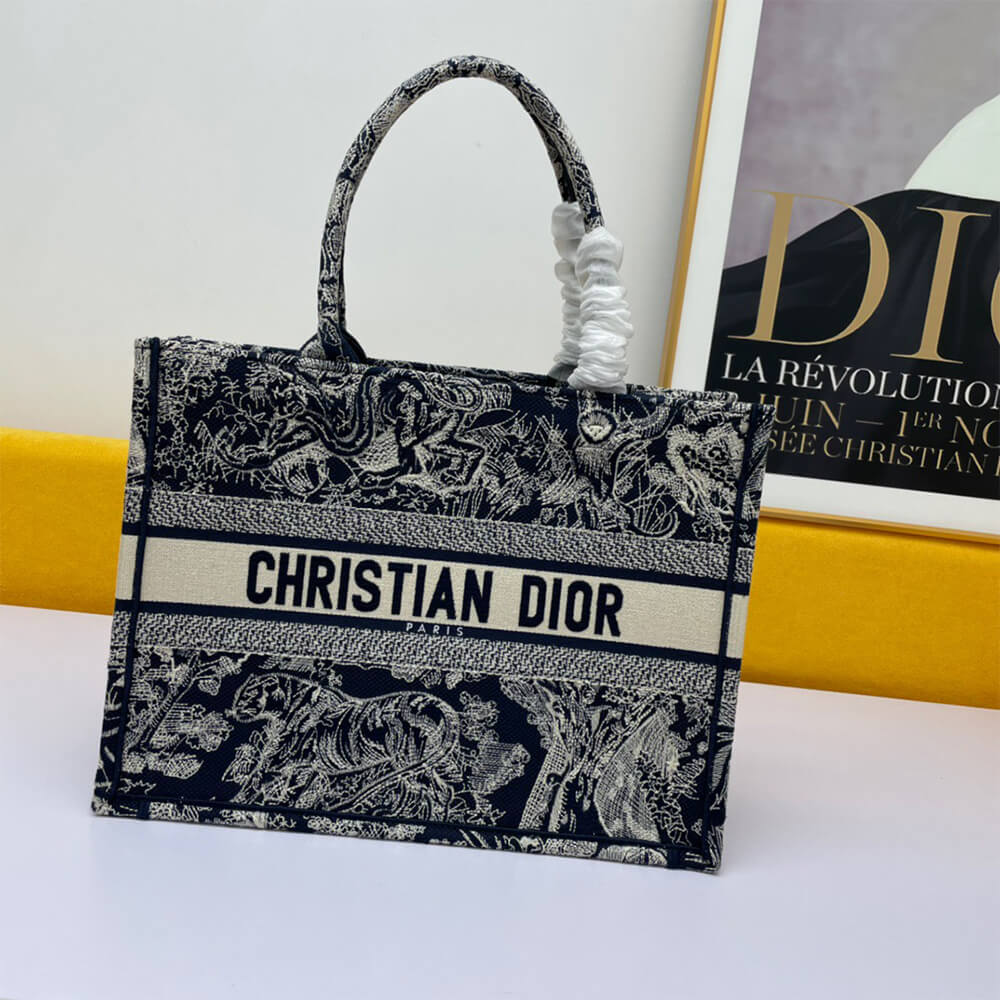 medium D*oramour D*or book tote