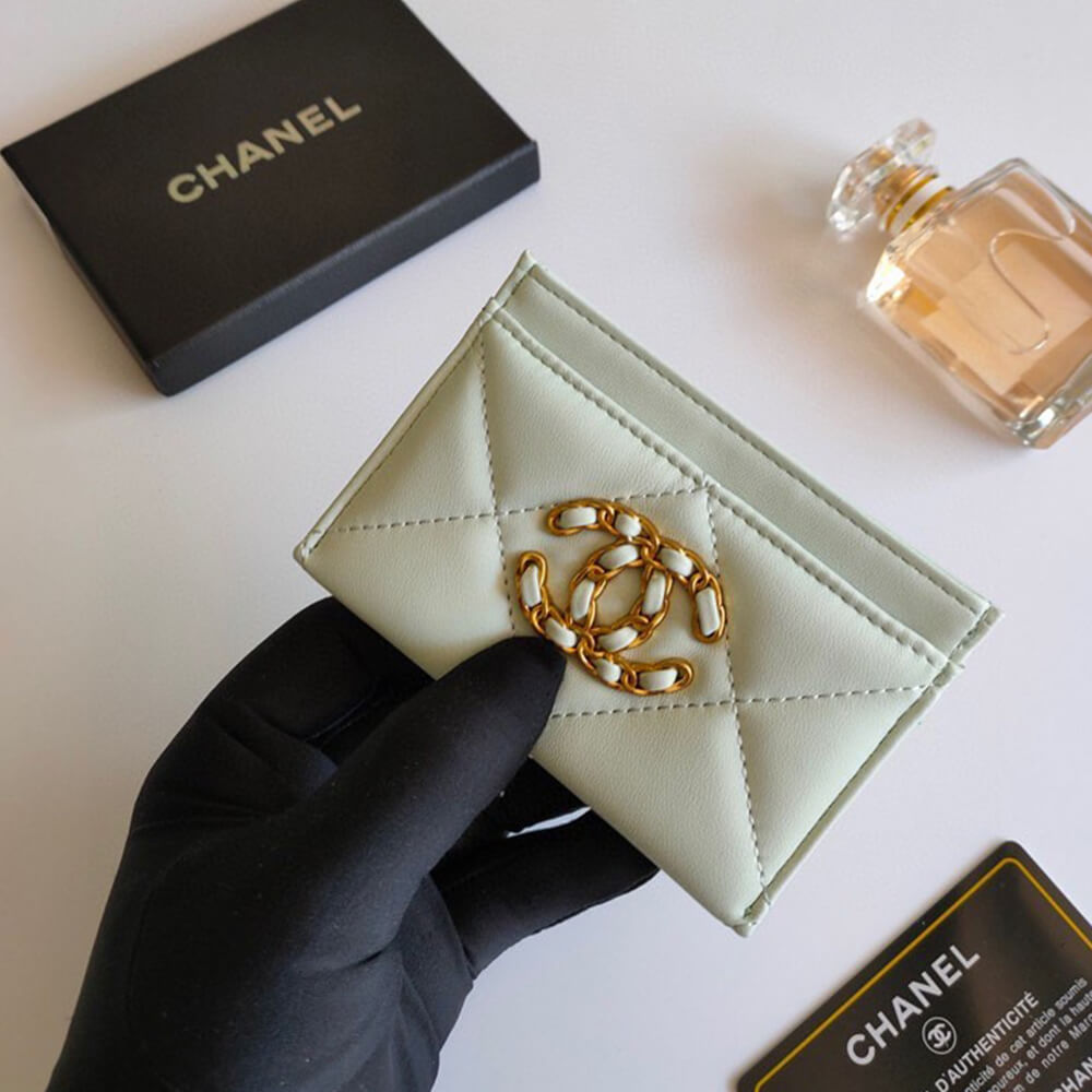 Ch*el 19 card holder