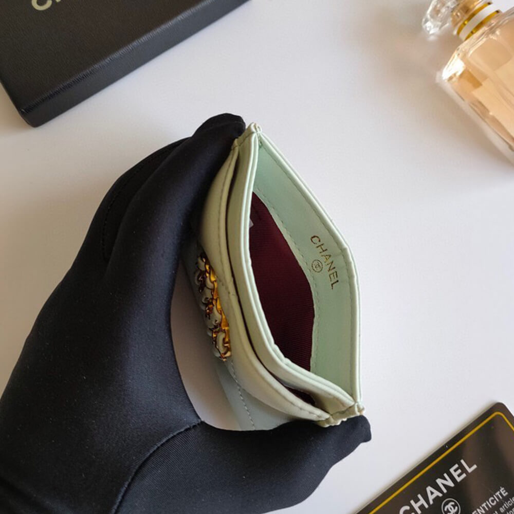 Ch*el 19 card holder