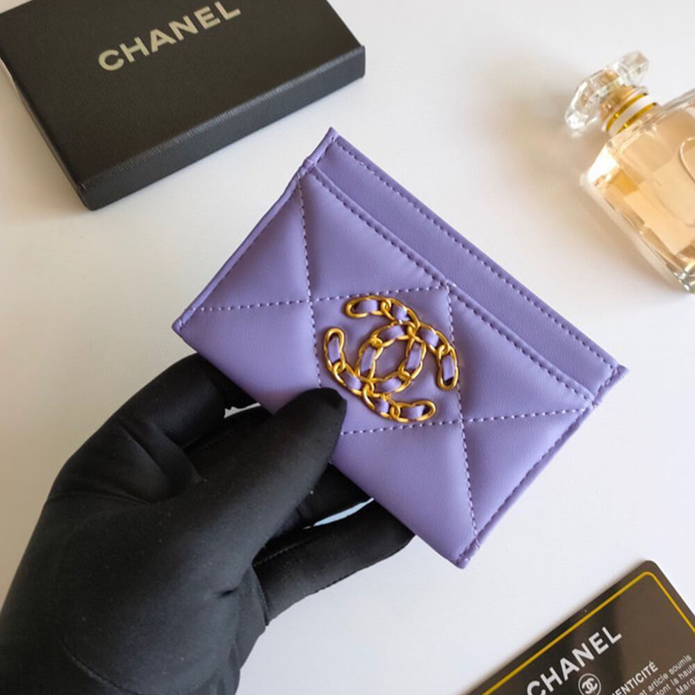 Ch*el 19 card holder