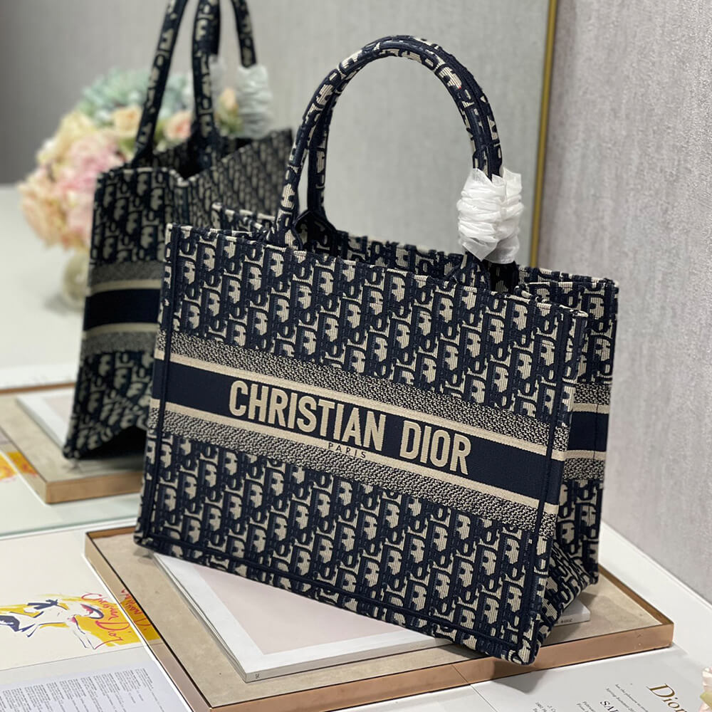 medium D*or book tote