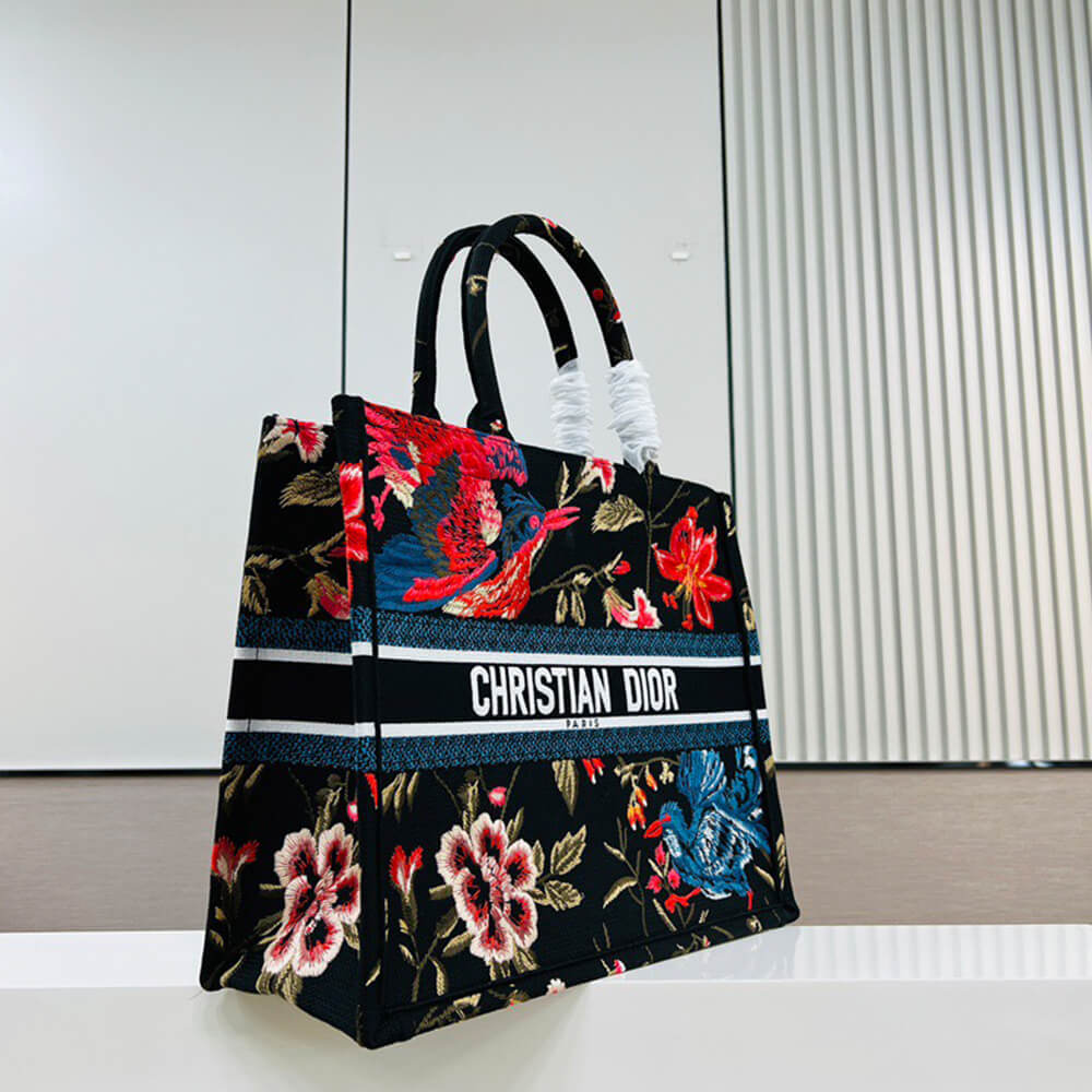 large D*or book tote