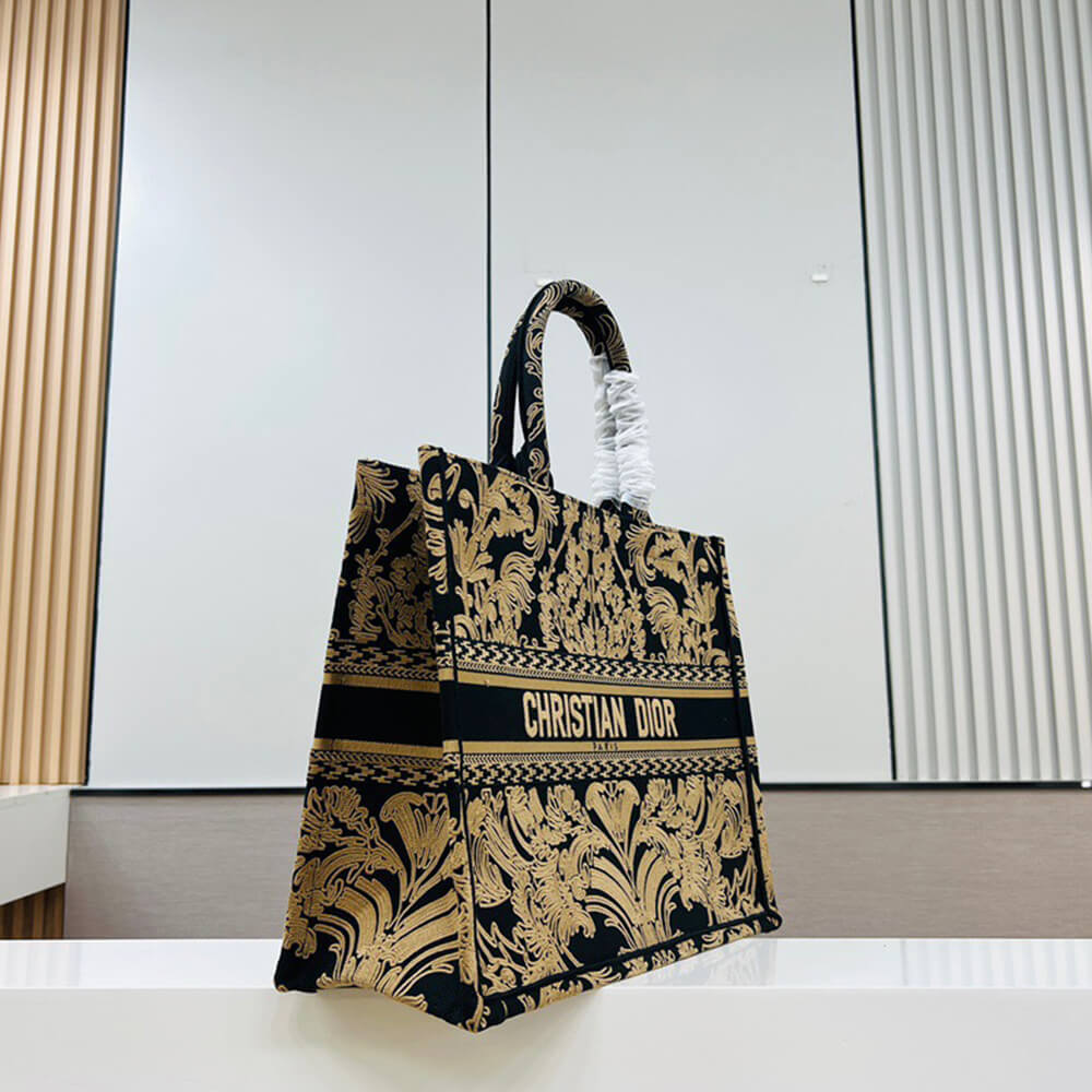 large D*or book tote