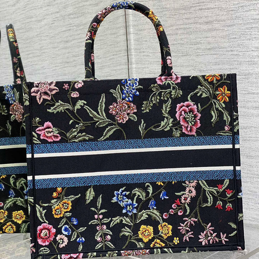 large D*or book tote