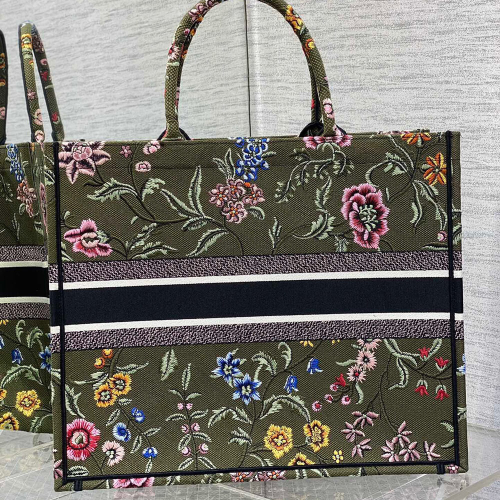 large D*or book tote