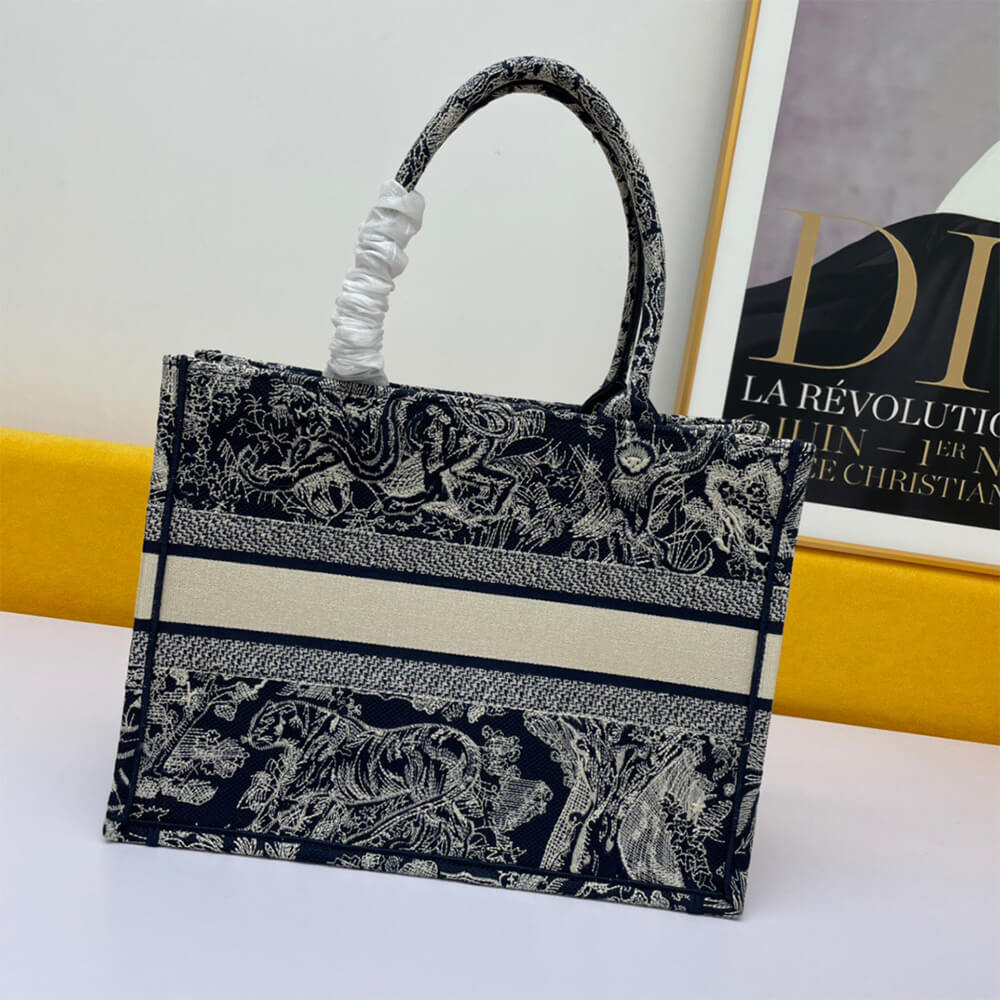 medium D*oramour D*or book tote
