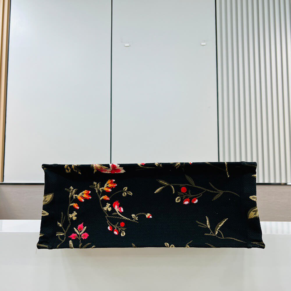 large D*or book tote