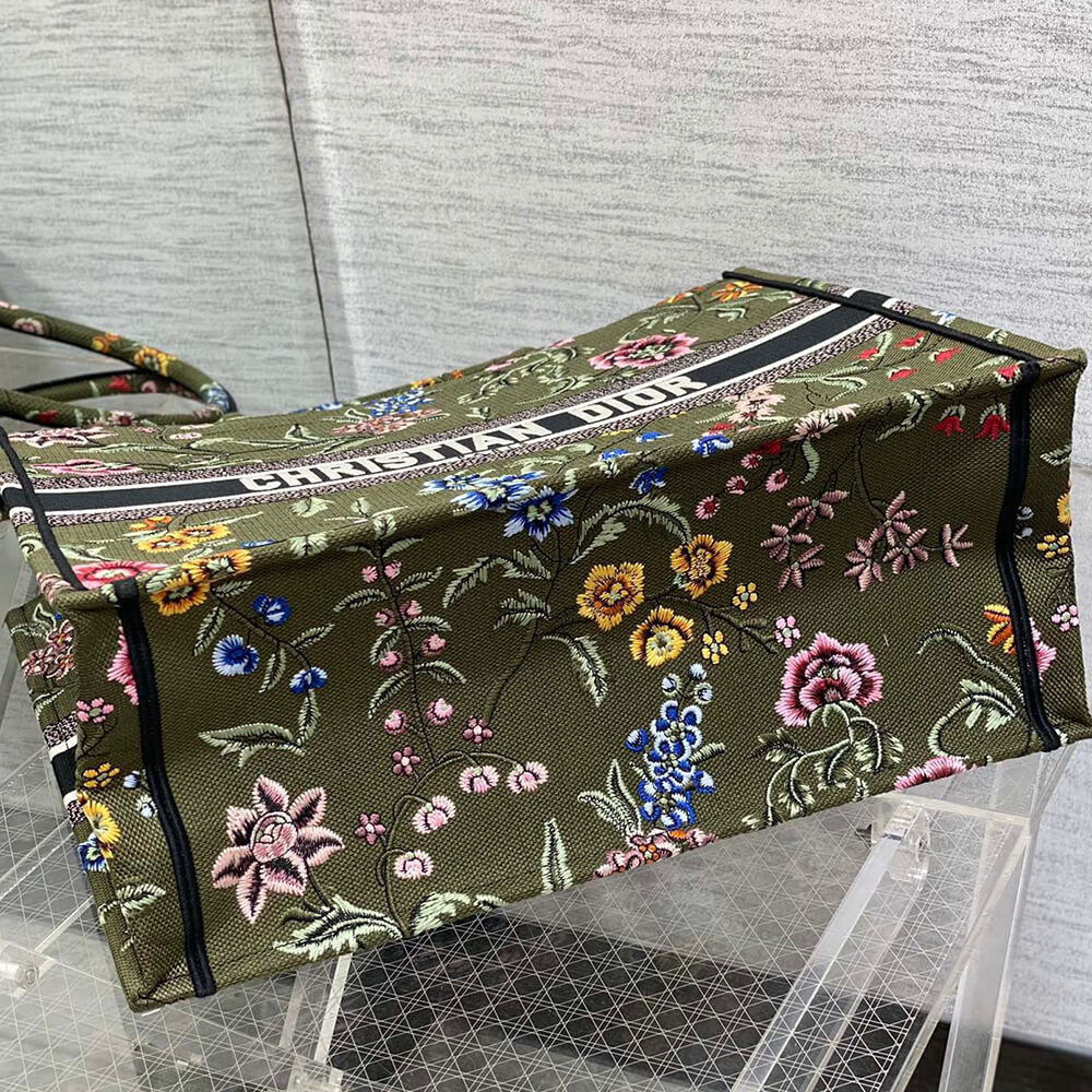 large D*or book tote