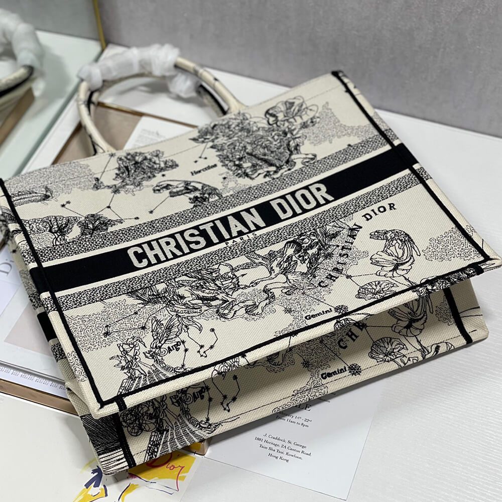 large D*or book tote
