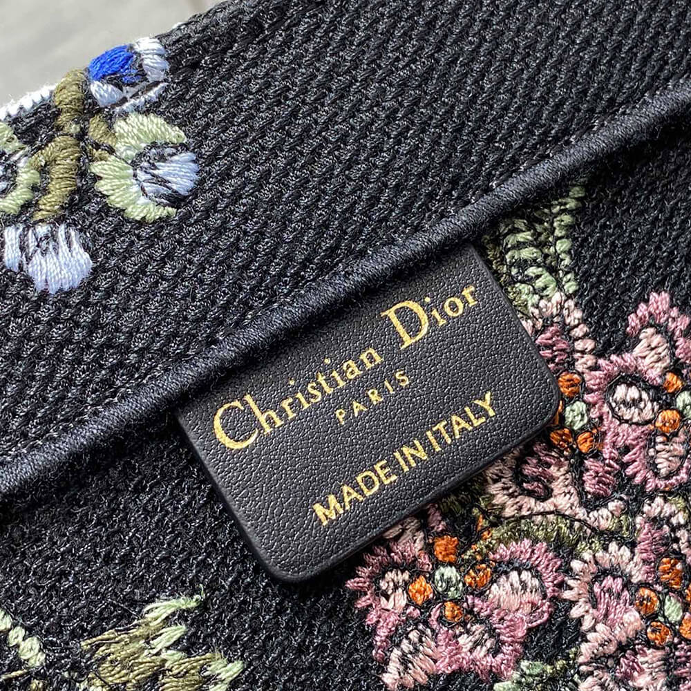large D*or book tote