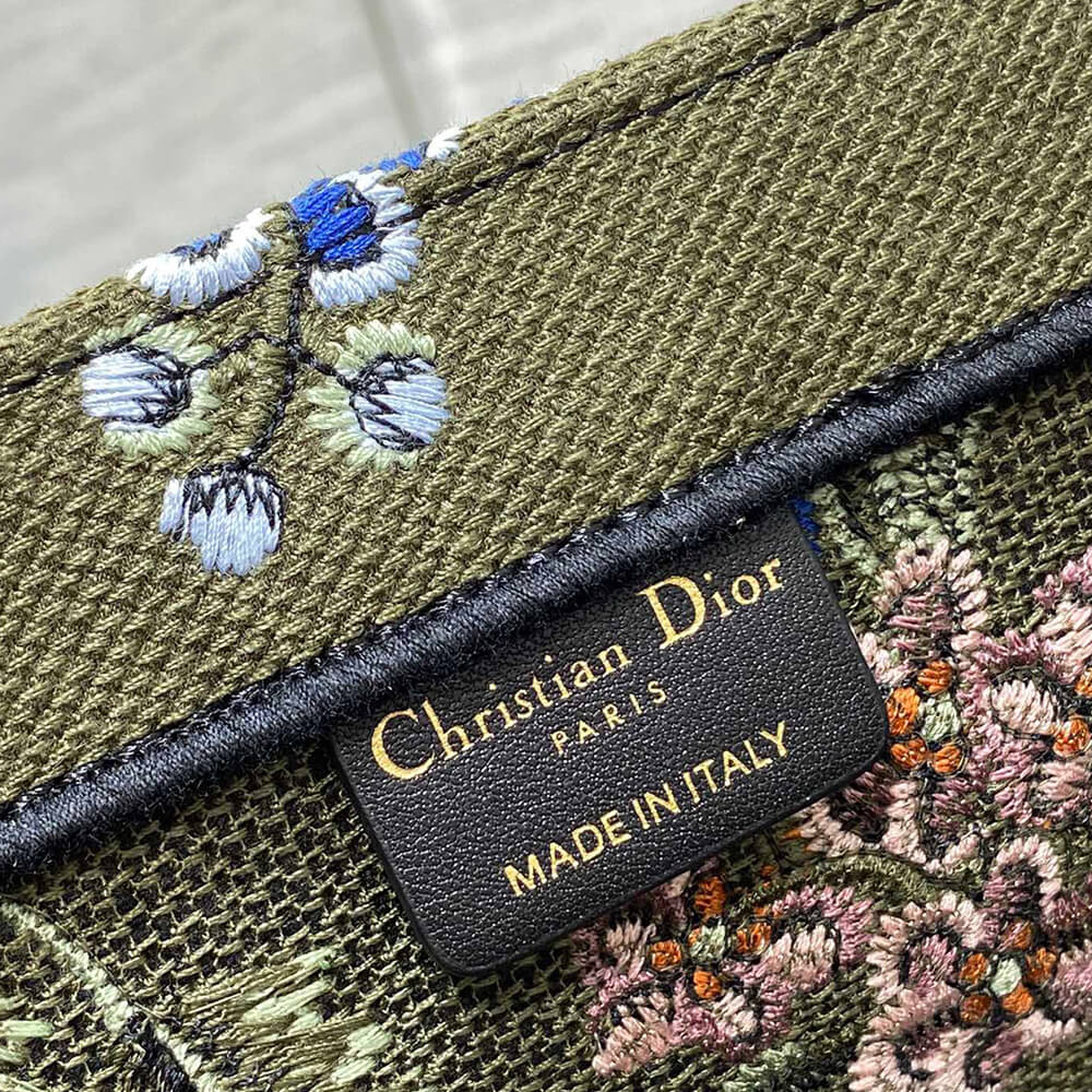 large D*or book tote