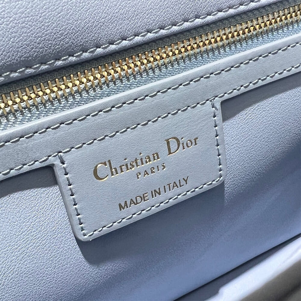 medium D*or caro bag