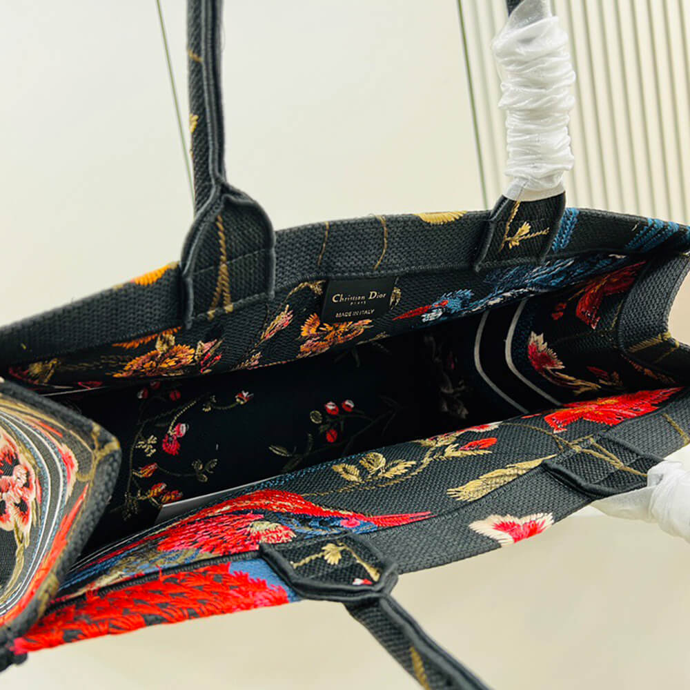 large D*or book tote