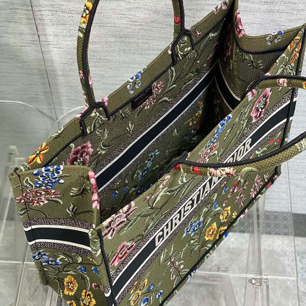 large D*or book tote