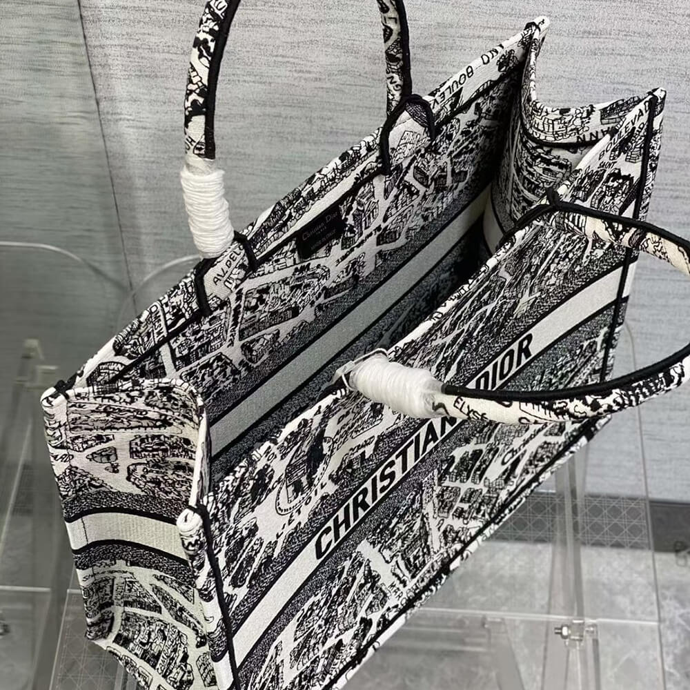 large D*or book tote