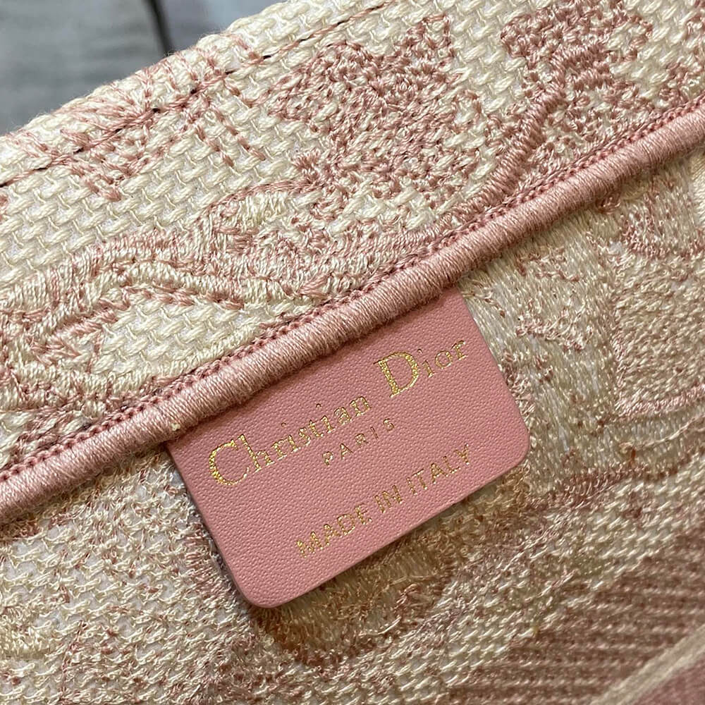 D*or medium D*or book tote