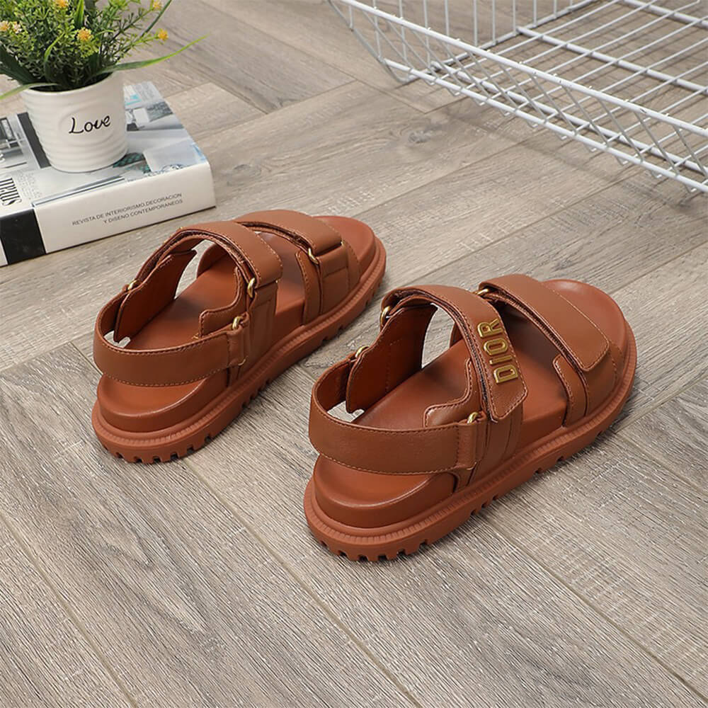 D*oract sandal