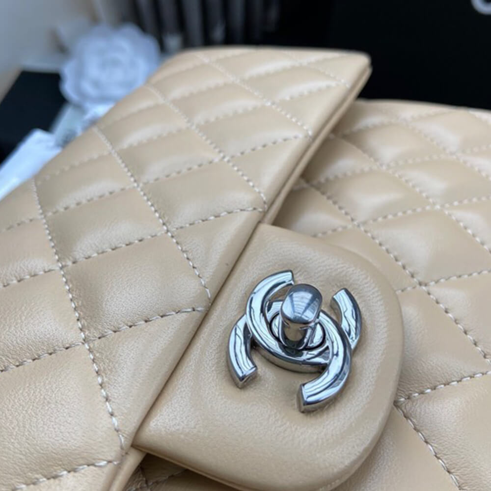 Ch*el classic flap medium