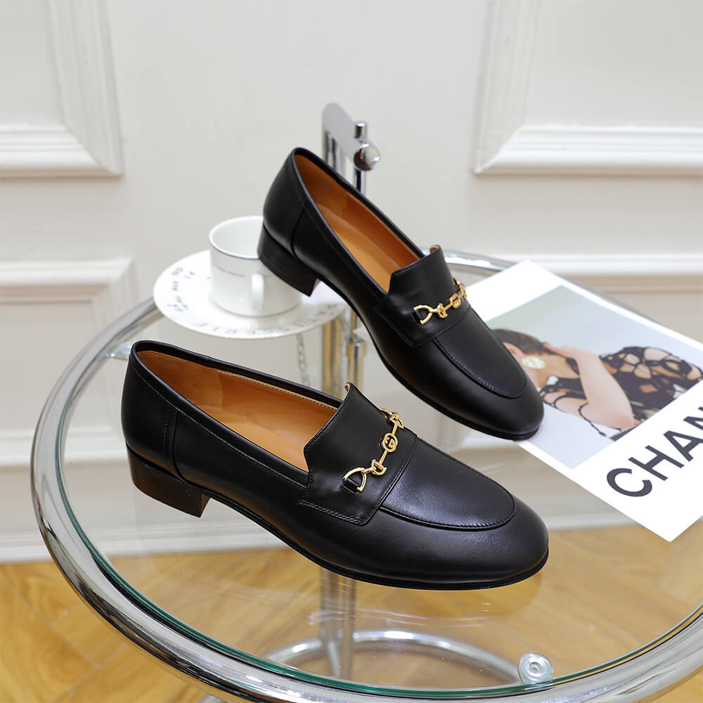 G*u*i loafer