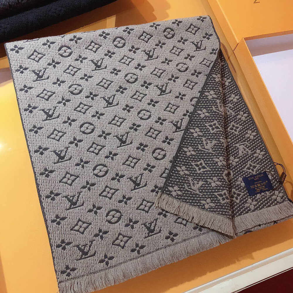 LV Monogram Classic Scarf