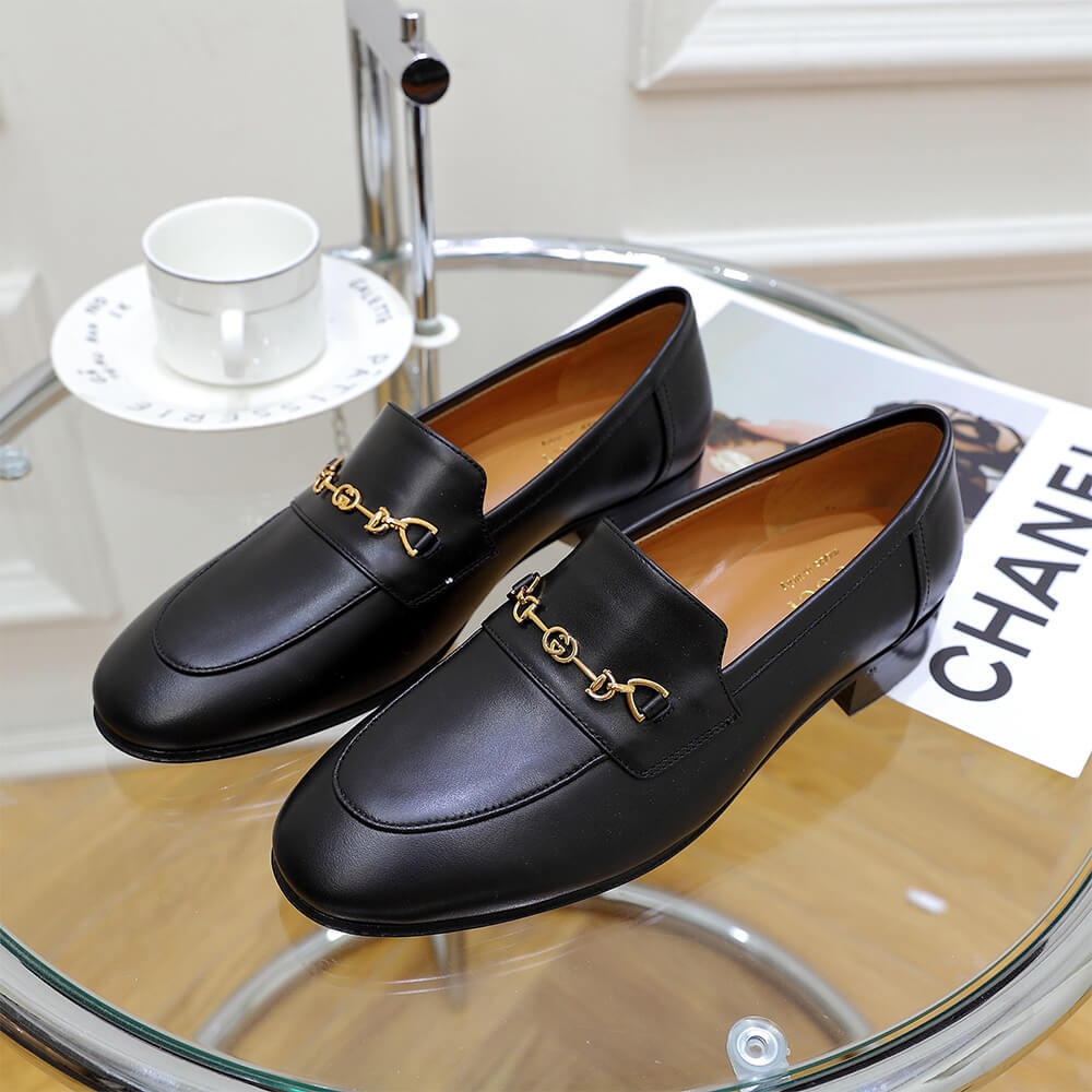 G*u*i loafer