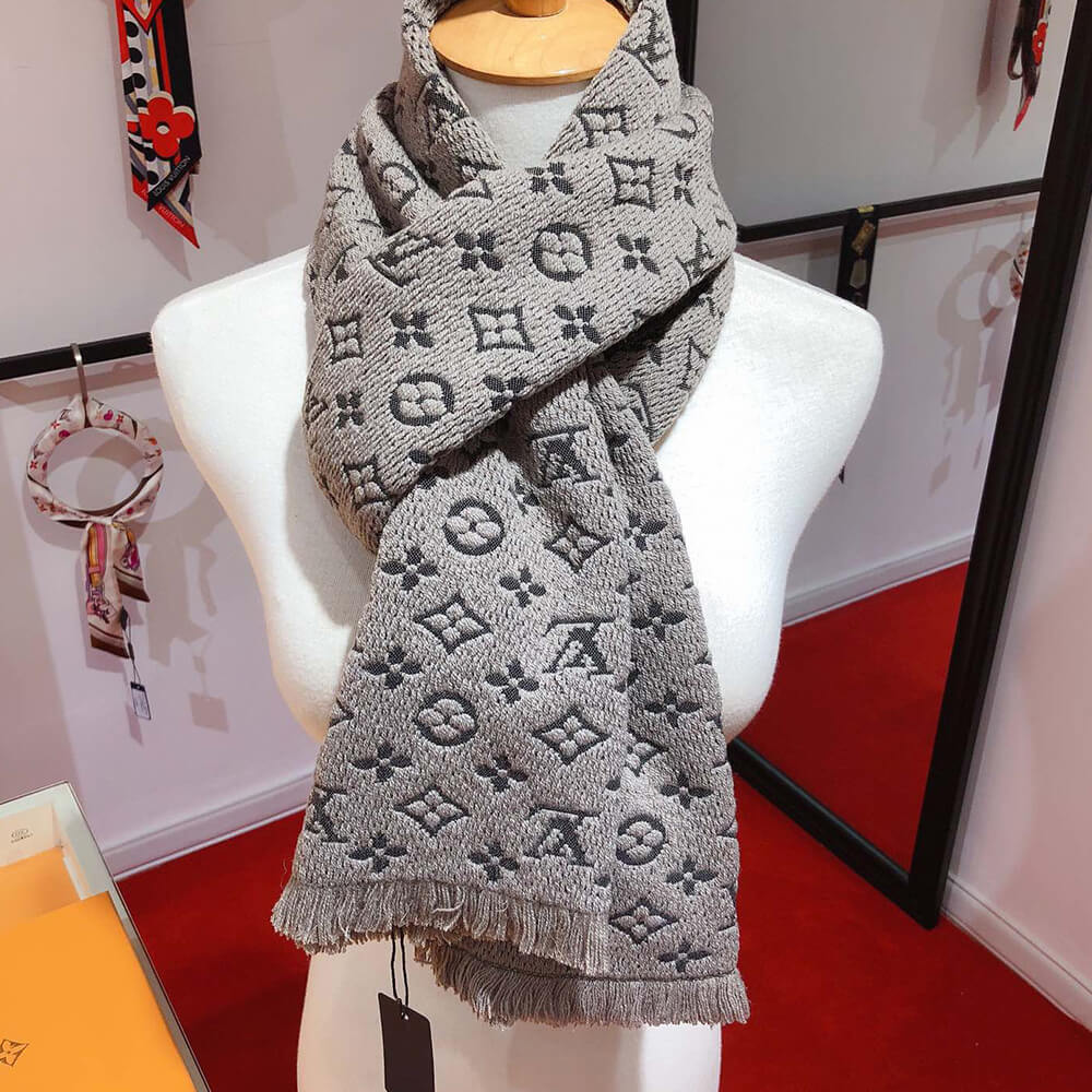 LV Monogram Classic Scarf
