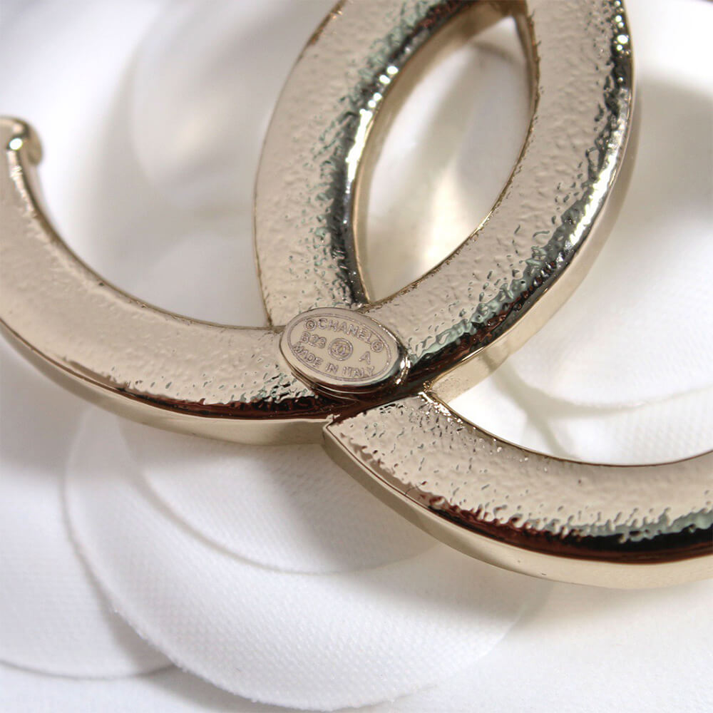 Ch*el brooch pin