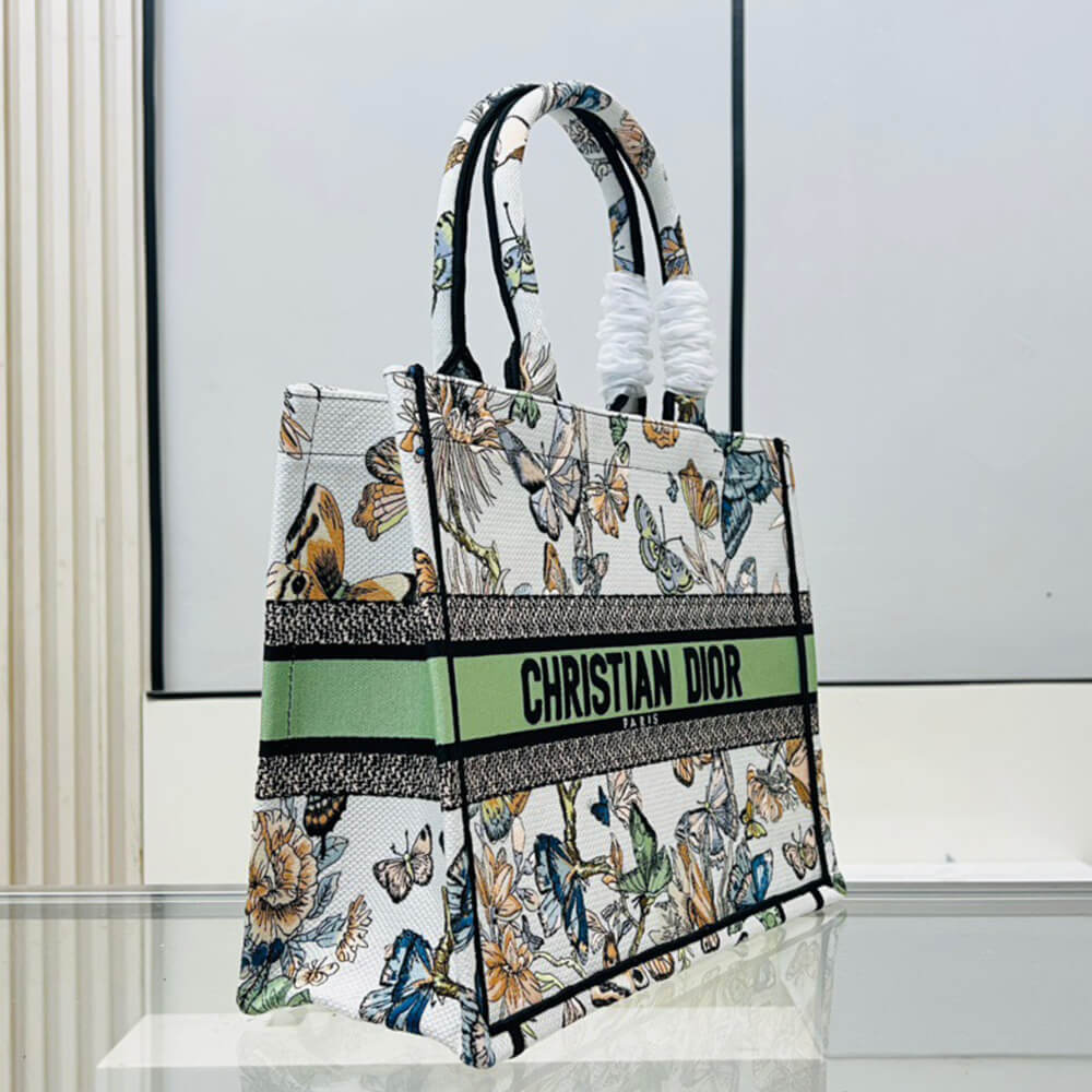 medium D*or book tote