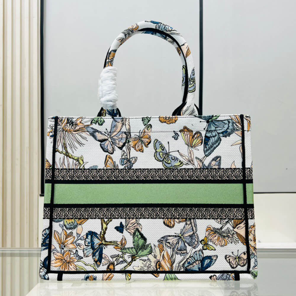medium D*or book tote