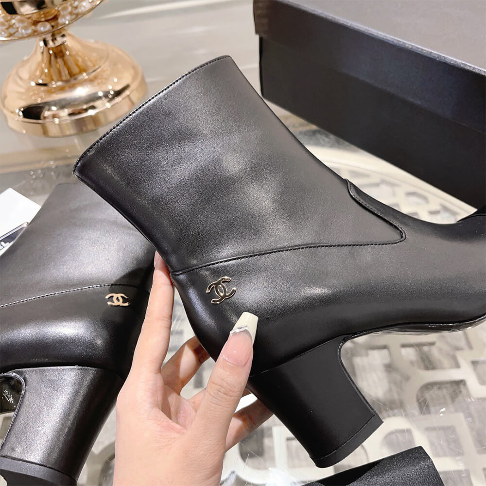 Ch*el short boots