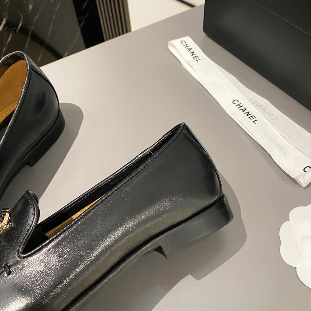 Ch*el loafer