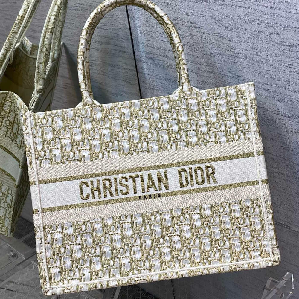 medium D*or book tote