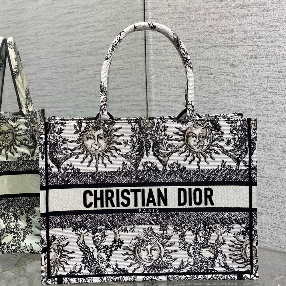 medium D*or book tote