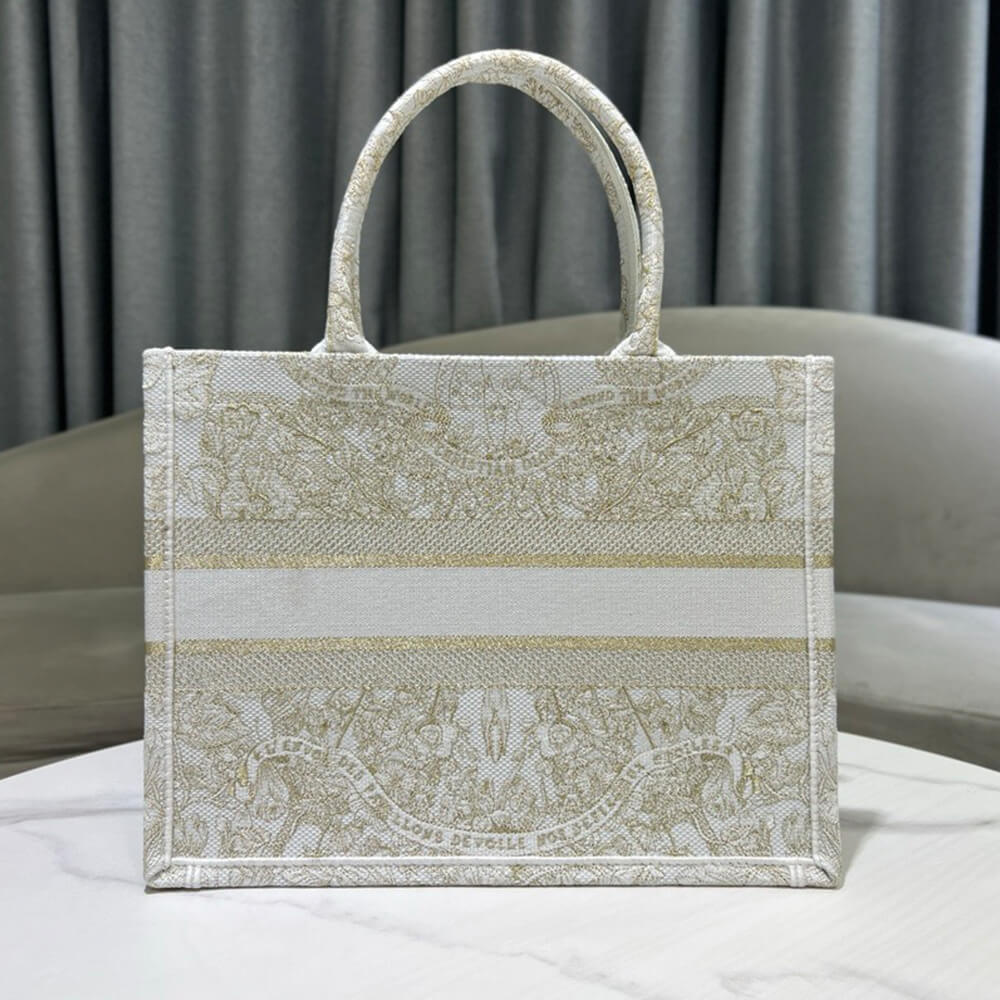 medium D*or book tote