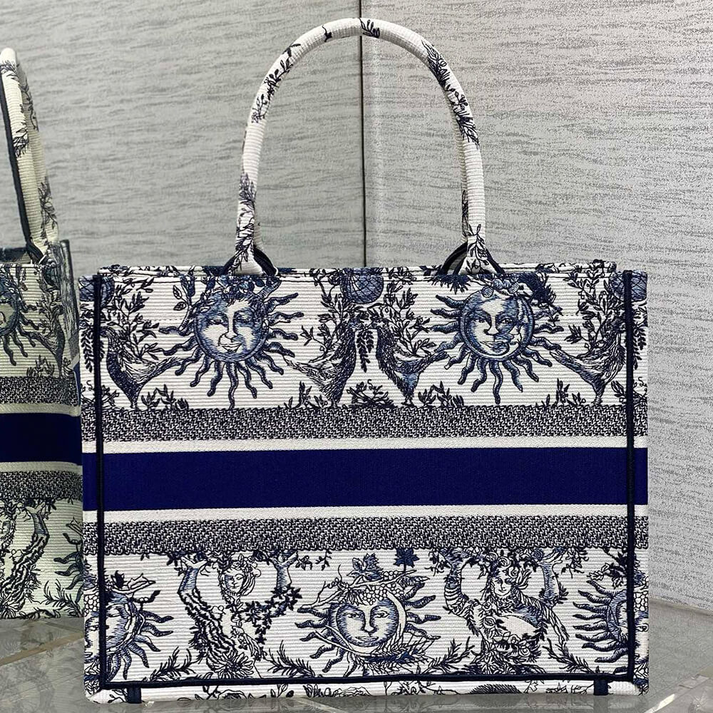medium D*or book tote