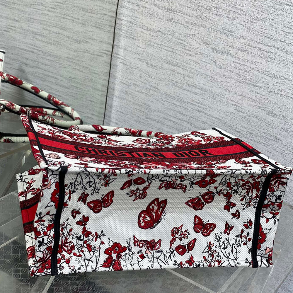 medium D*or book tote