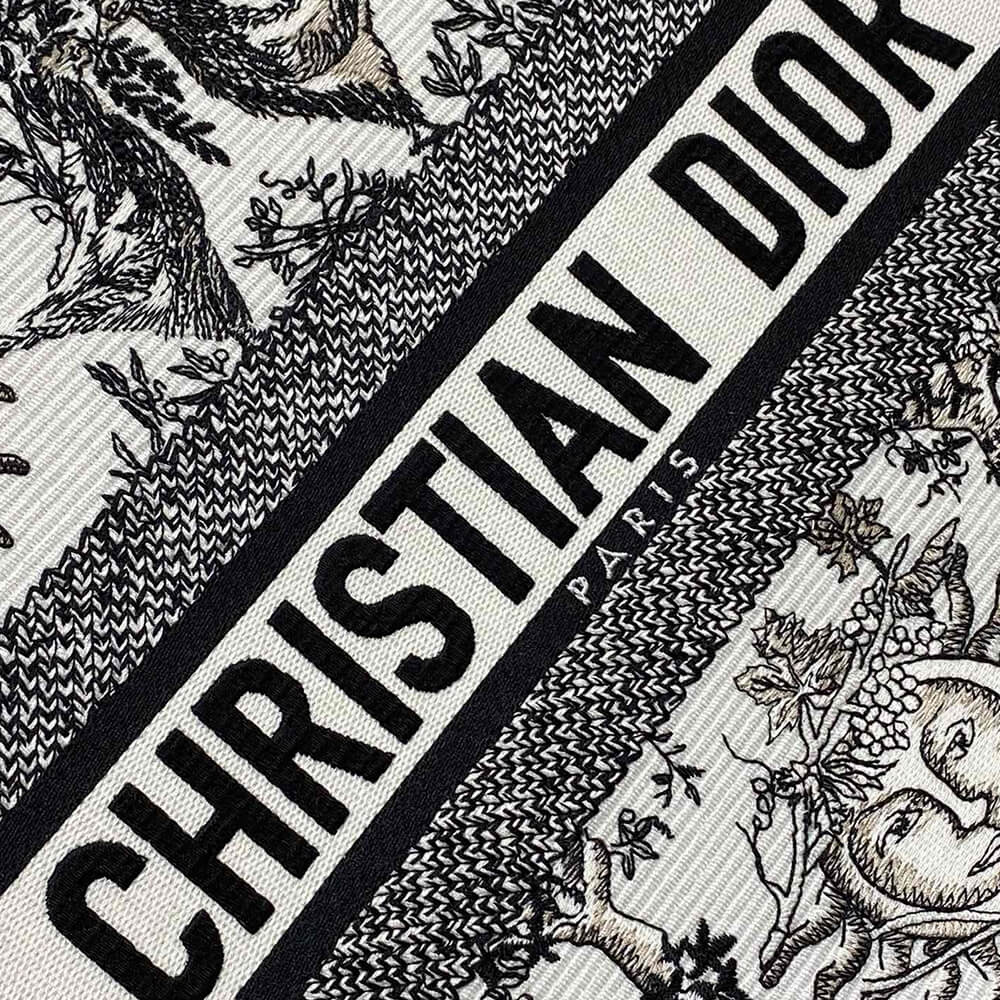 medium D*or book tote