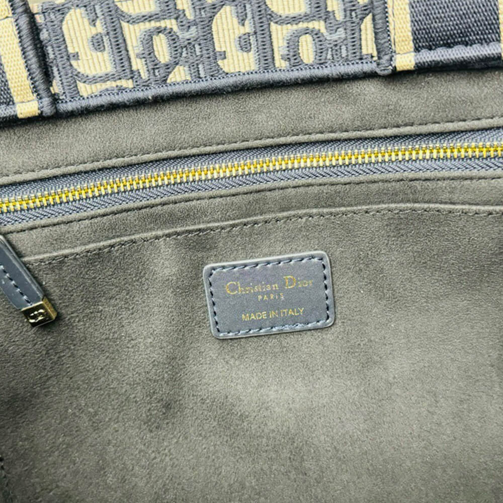 medium D*or book tote