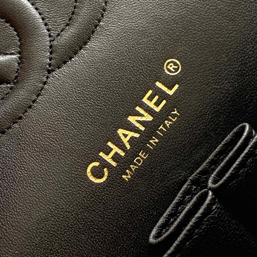 Ch*el classic flap medium
