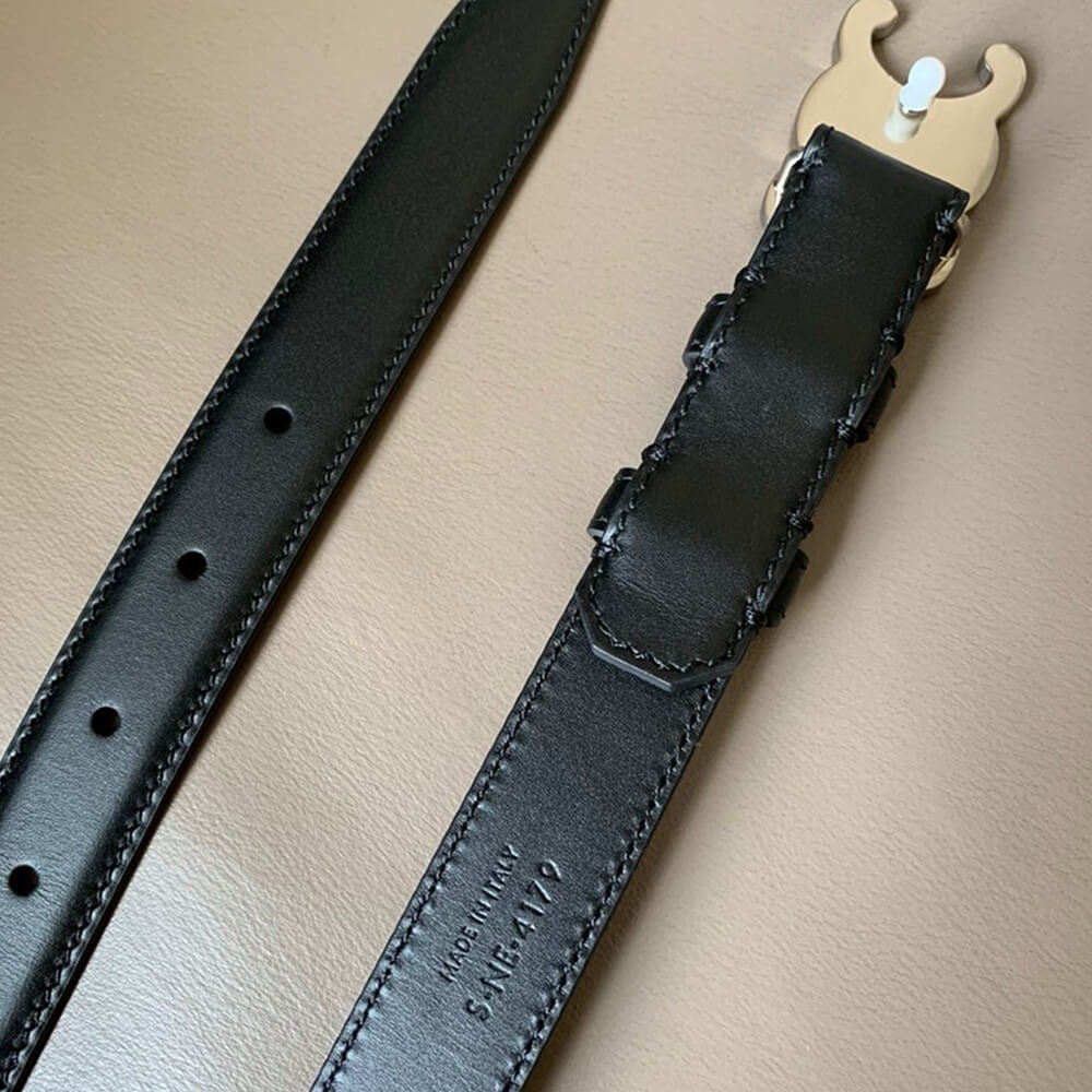 MEDIUM TRIOMPHE BELT IN TAURILLON LEATHER