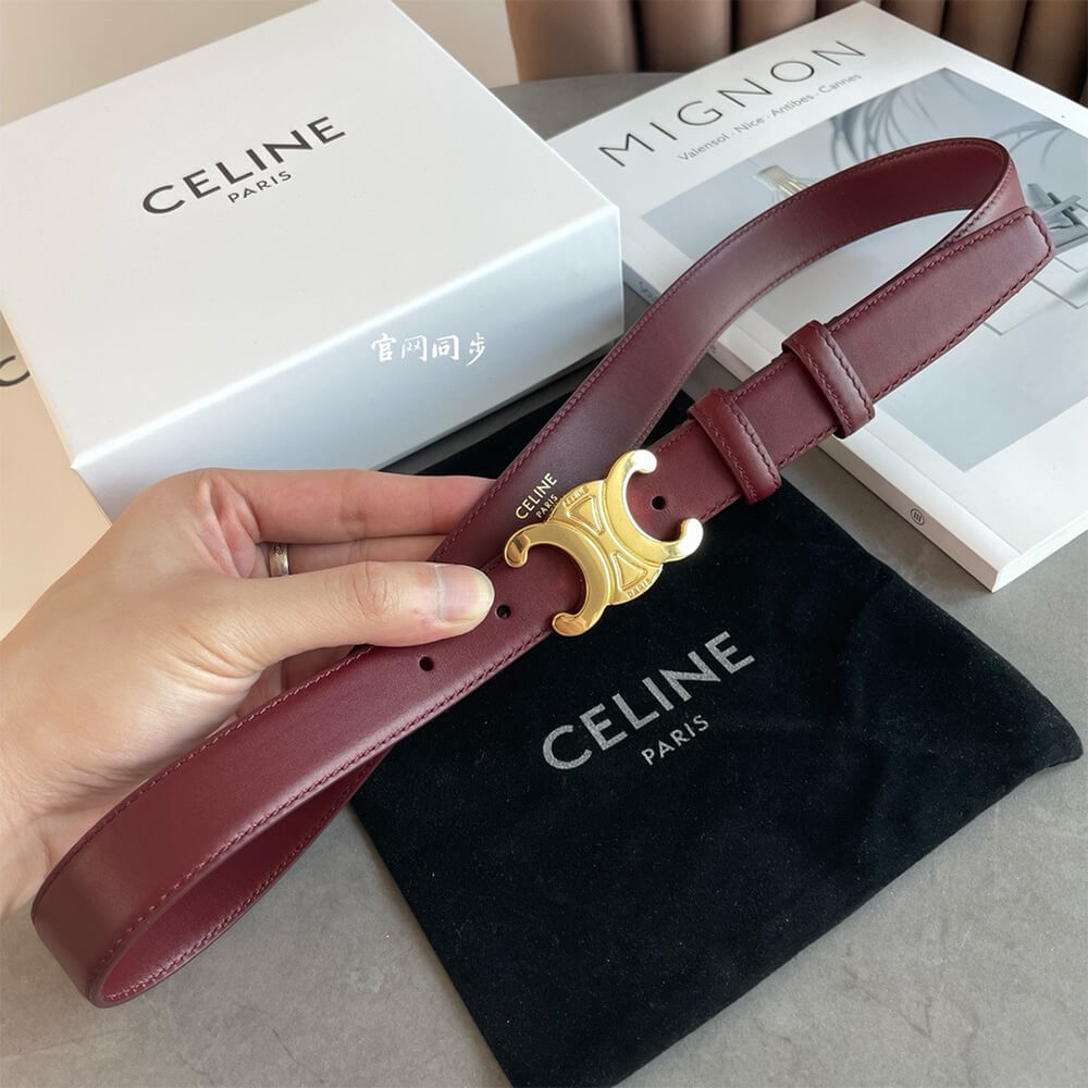 MEDIUM TRIOMPHE BELT IN TAURILLON LEATHER