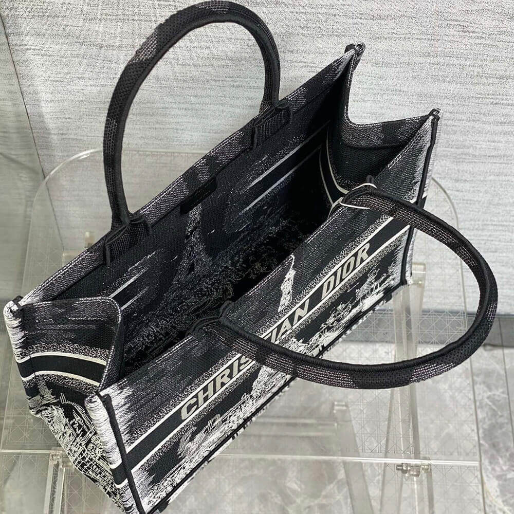 medium D*or book tote