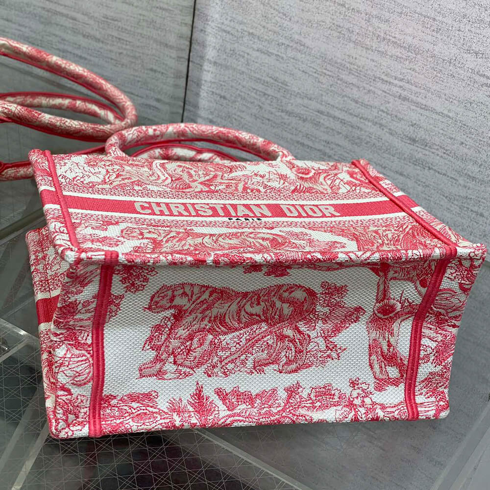 small D*oriviera D*or book tote