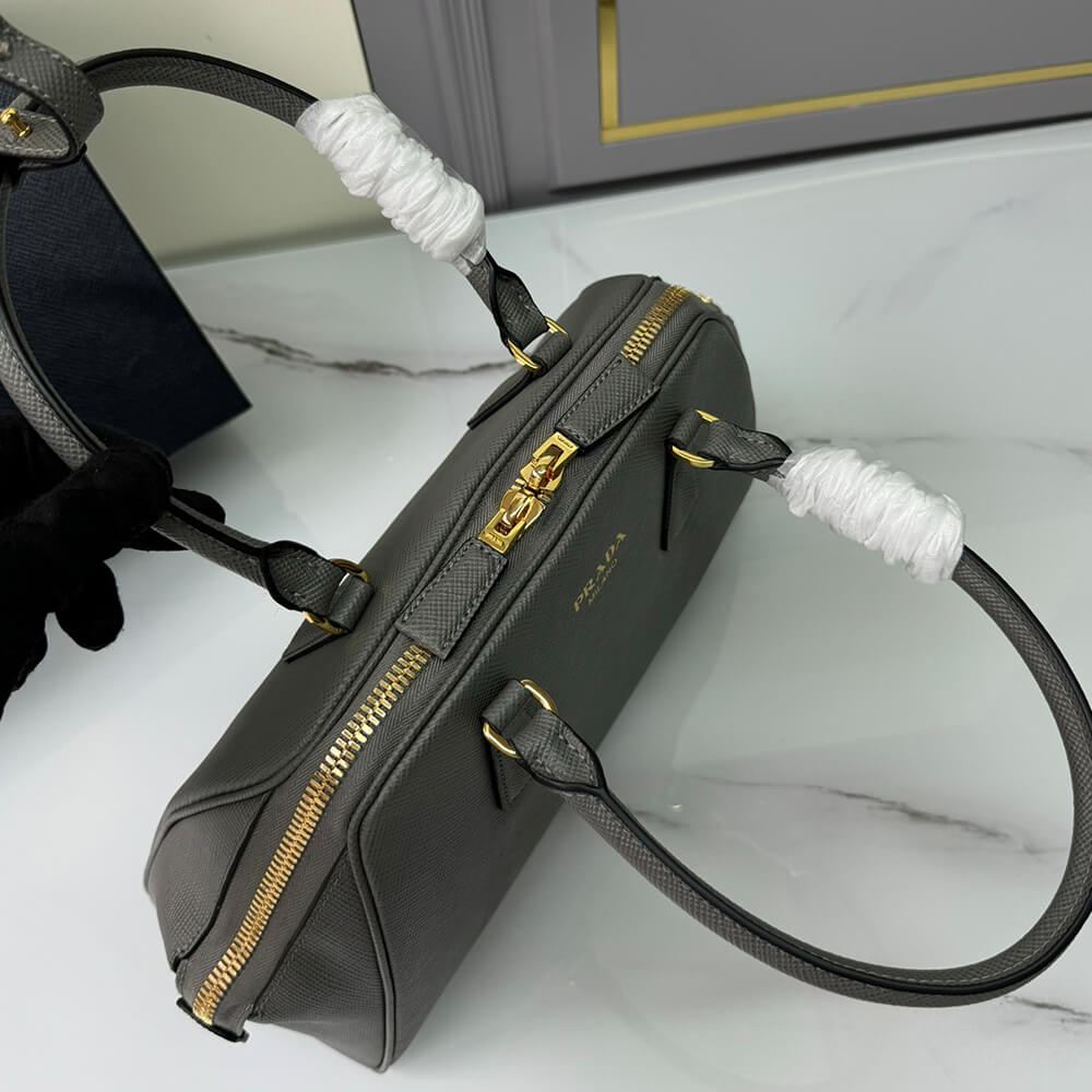 Pra*a medium saffiano leather bag(high-end grade)