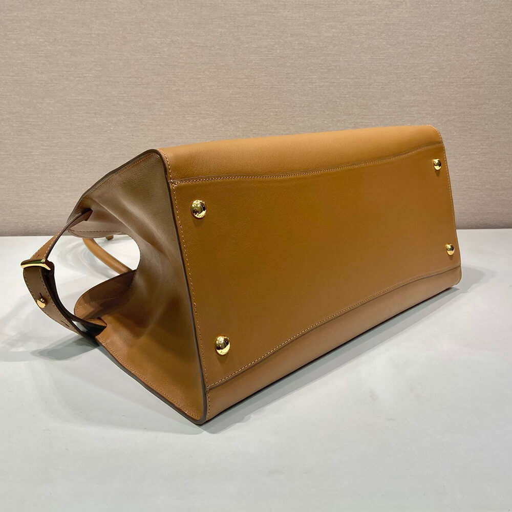 Pra*a large leather tote bag(high-end grade)